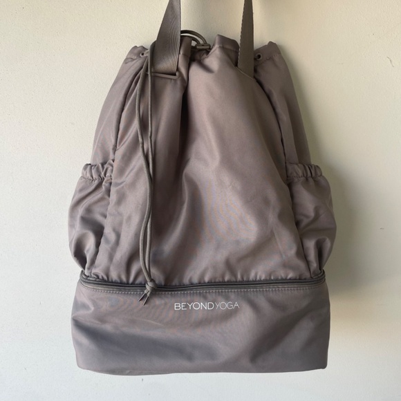 Beyond Yoga Convertible Gym Bag - Picture 4 of 13